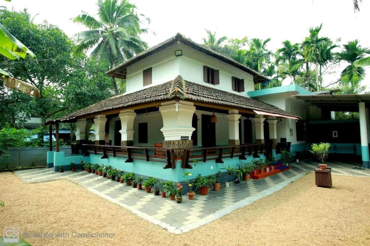Kenoth Thaliyil Mana, Heritage Homestay Payyannur Exterior foto